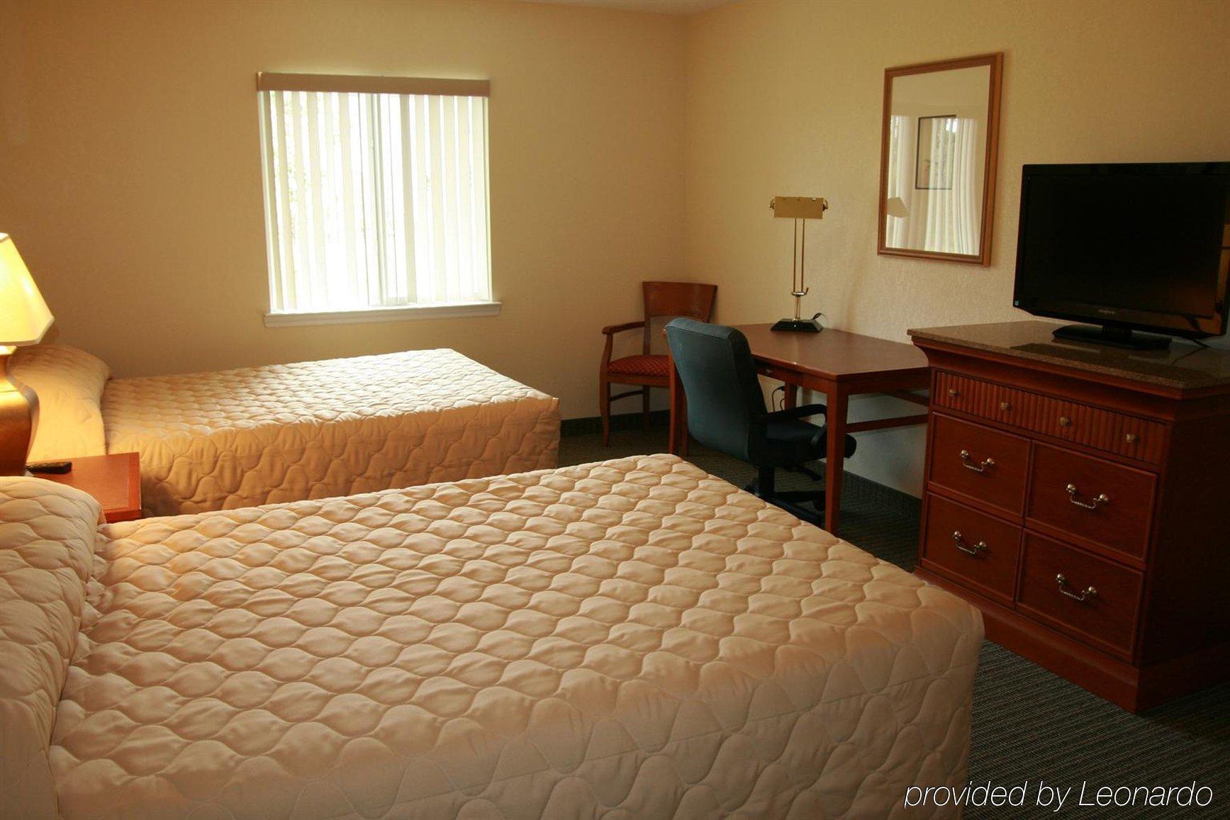 Affordable Suites Of America Augusta Room photo